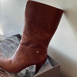 Elegant Brown Croc-Embossed Women's Boots